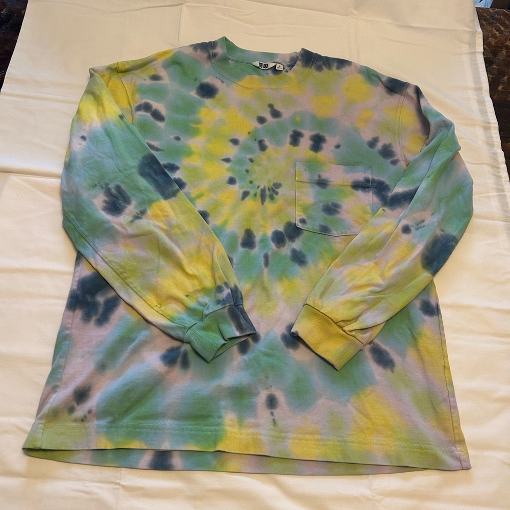 Uniqlo Pastel Tie-Dye Sweatshirt